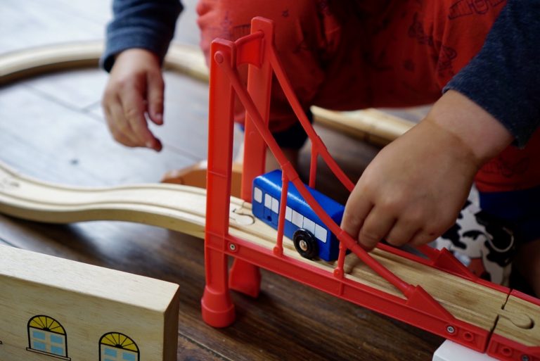 How to entertain a toddler whilst homeschooling older siblings